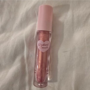 Instant Crush Shimmering Pink Lip Gloss